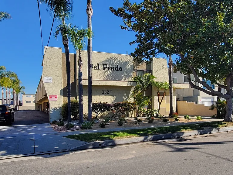 Del Prado — Photo 19