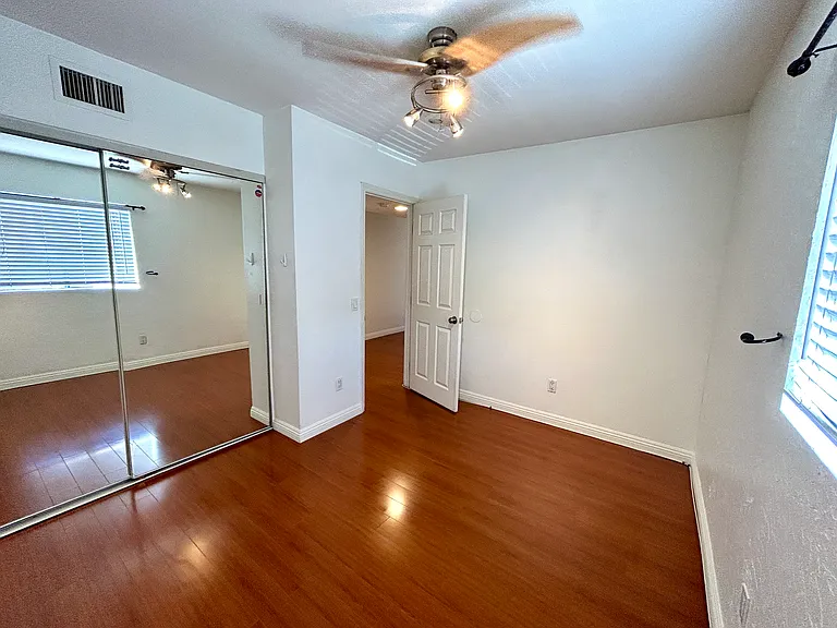 1039 Mount Olive Dr — Photo 10