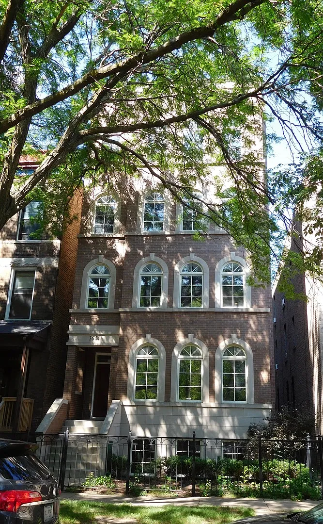 3 bed, 1800 sqft, $4,400 — Photo 1