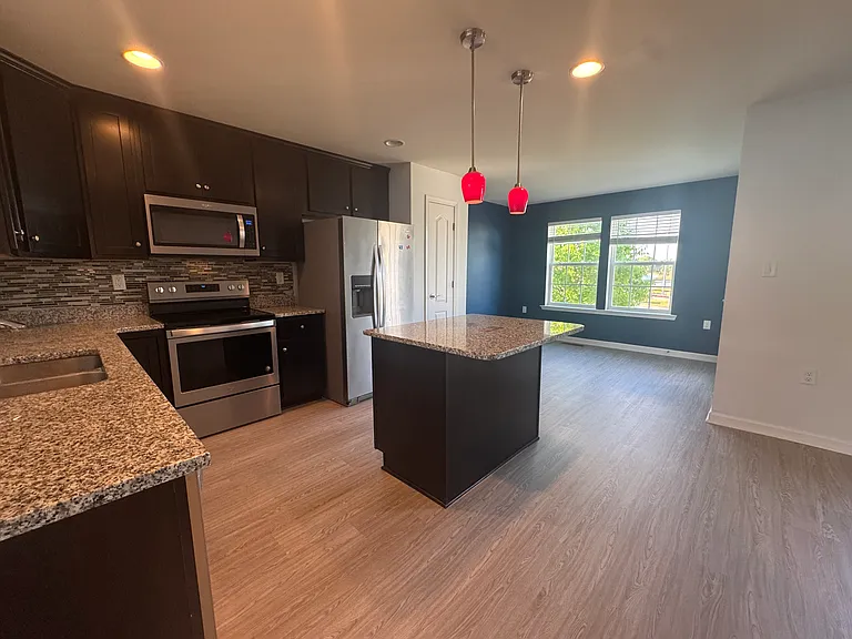 593 Thumper Dr — Photo 5
