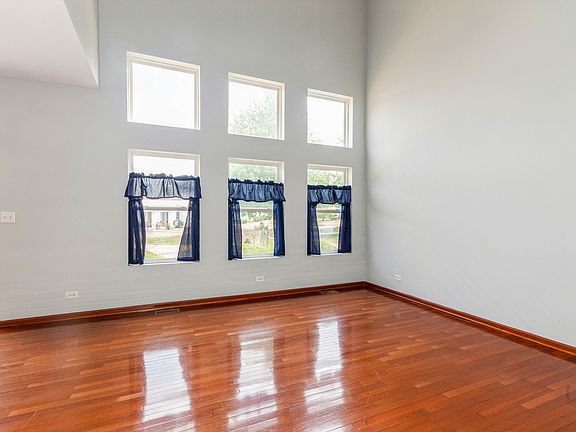 4th image of 6924 Clearwater Dr