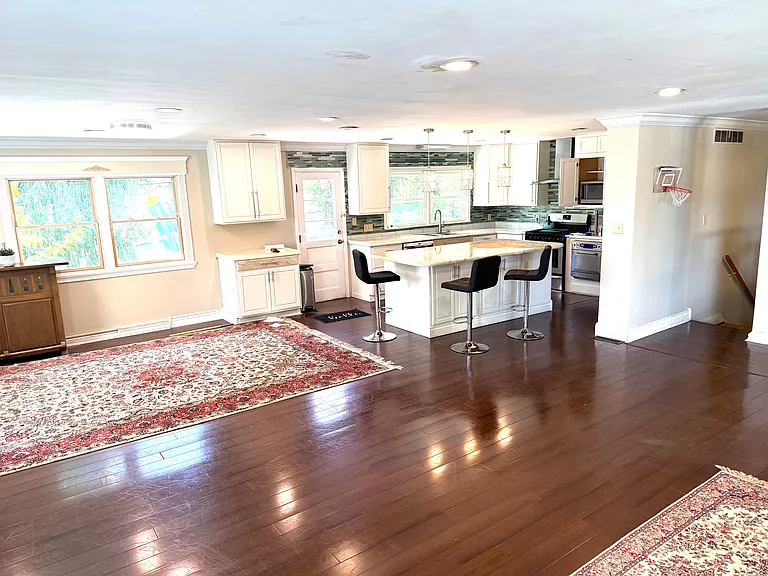 1432 S Winfield Rd — Photo 5
