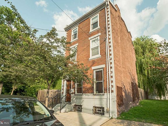 3rd image of 2453 Coral St