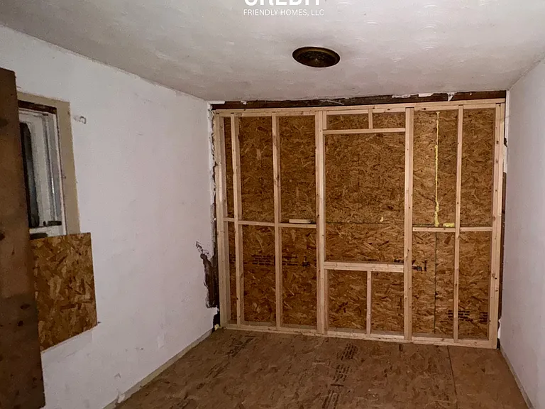 1637 W Cushing St — Photo 4