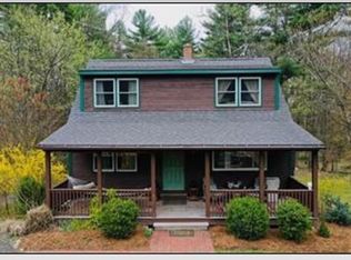 8 Eastview Dr, Belchertown, MA 01007