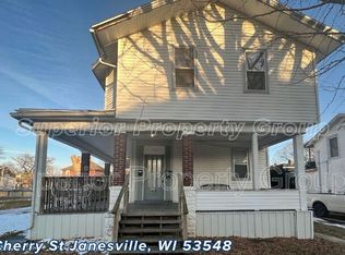 209 Cherry St, Janesville, WI 53548