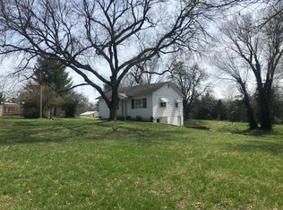 902 Old Exeter Rd, Cassville, MO 65625