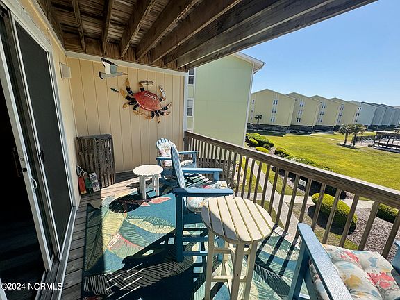 4th image of 918 N New River Drive #427