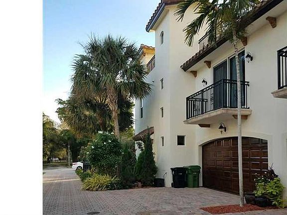3rd image of 601 SW 10th St #1