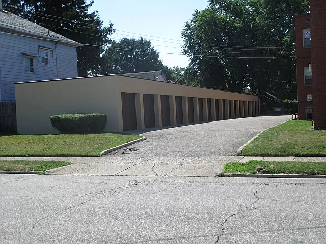 2 bed, $925 — Photo 2