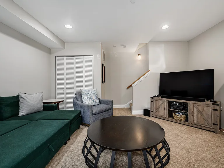 1742 N Bissell St — Photo 27