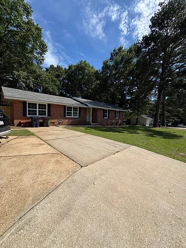 560 E University Dr Photo 1