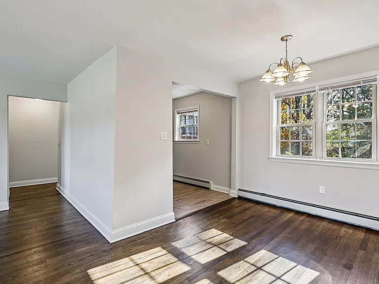 Kings Gardens Apartments — Photo 12