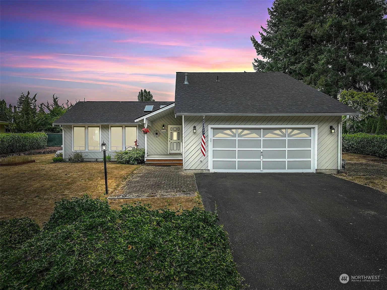 8826 Martin Avenue photo 1