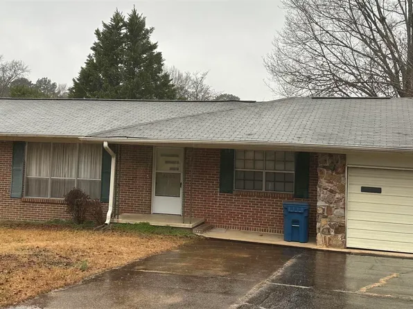 3006 Lakewood Dr, Rainbow City, AL 35906