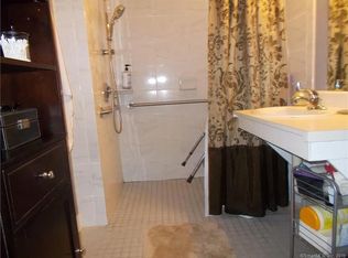 189 Arnoldale Rd #2, West Hartford, CT 06119