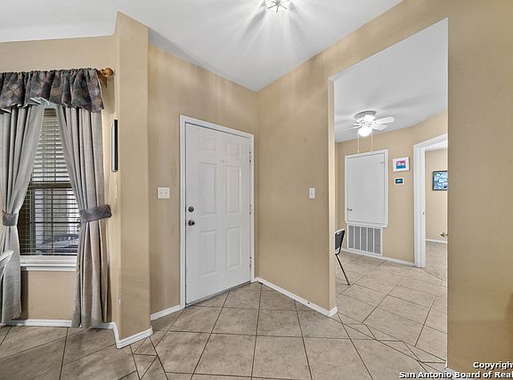 3rd image of 8851 Hetherington Dr