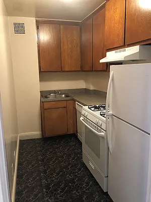 Rented by Kew Forest Realty Inc | media 4