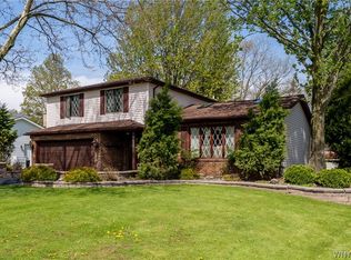 8010 Crestview Dr, Niagara Falls, NY 14304