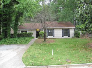 814 Hemingway Rd, Stone Mountain, GA 30088