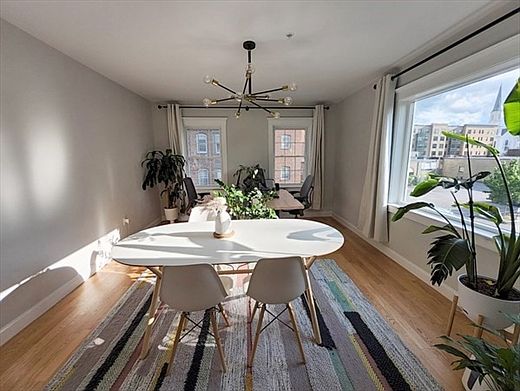 5th image of 16 Common St #5