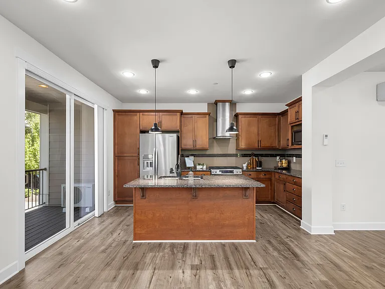 1382 Chelsea Walk NE — Photo 13