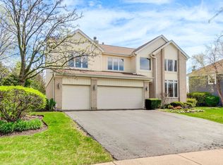 3392 Whirlaway Dr, Northbrook, IL 60062