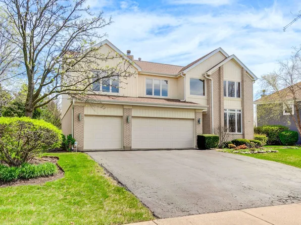 3392 Whirlaway Dr, Northbrook, IL 60062