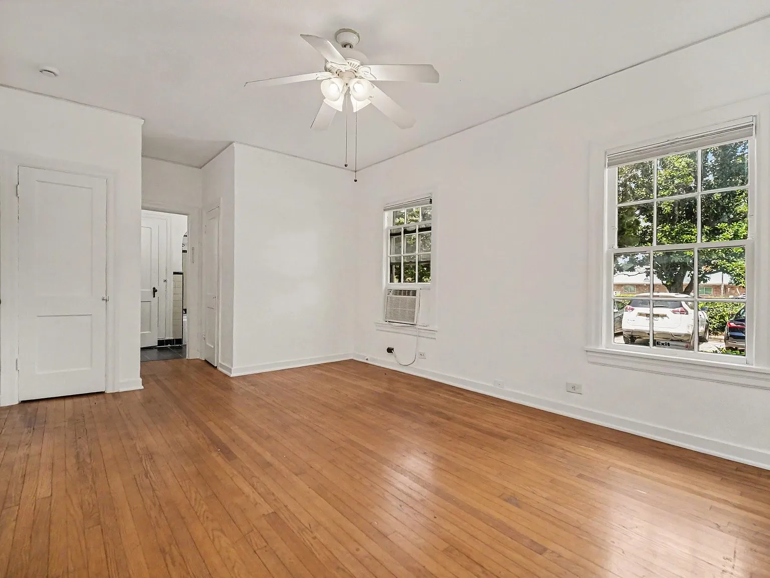 1 bed, 1.0 bath, 957 sqft, $1,650 — Photo 3