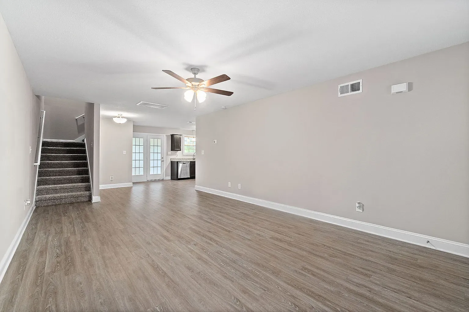 3 bed, 2.5 bath, 1582 sqft, $2,325 — Photo 2
