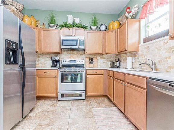 4th image of 1367 Priory Cir