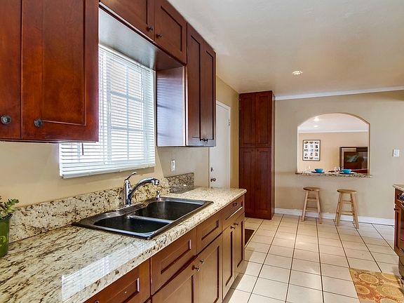 4th image of 125 Coolwater Dr