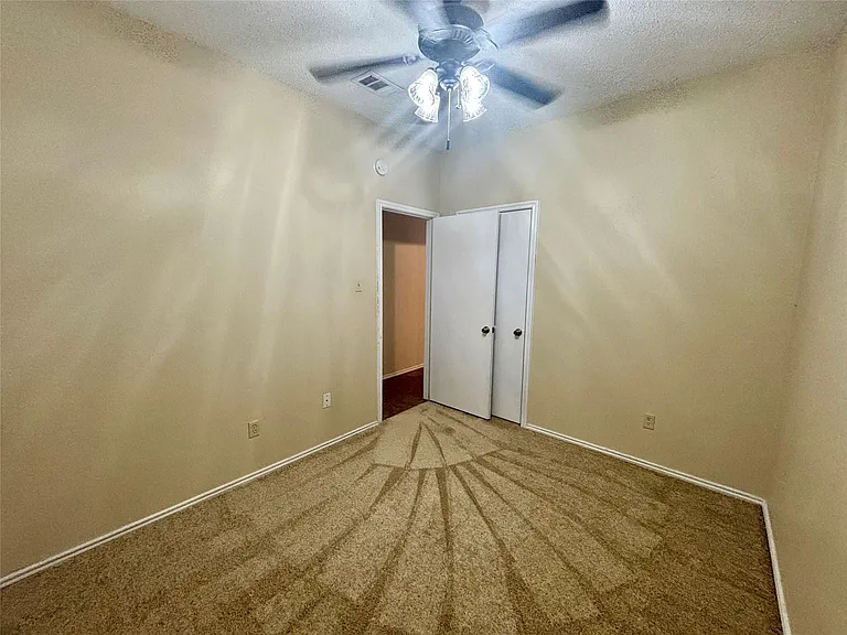 2915 Roxboro Rd — Photo 15