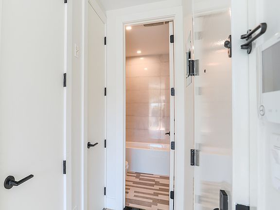 5th image of 215 Macon St #1S