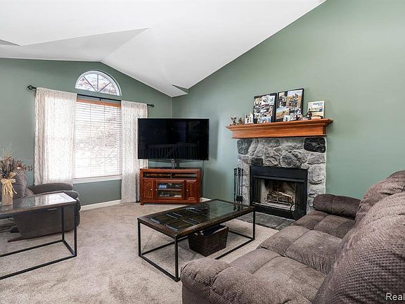 2nd image of 7109 Streamwood Dr