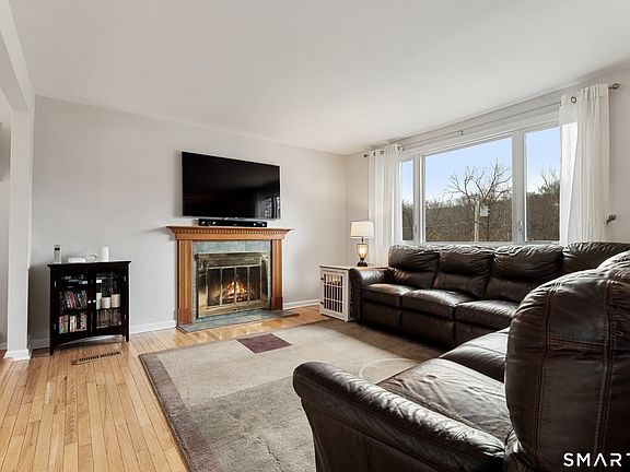 2nd image of 14 Valley Road