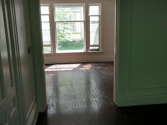 2nd image of 440 Thomas St SE #1