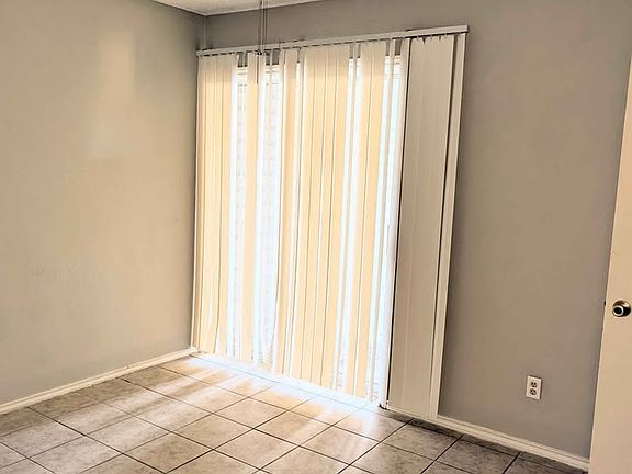 4th image of 505 Saint Hackberry St #15
