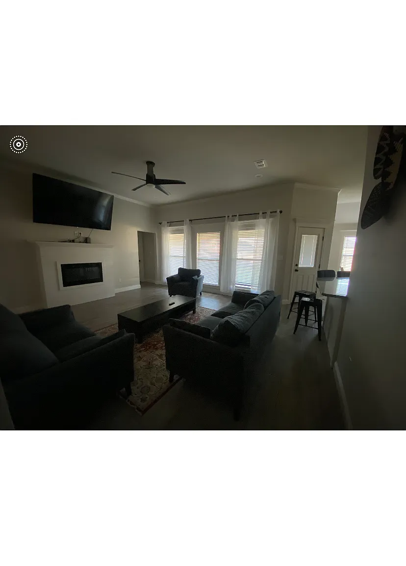4 bed, 1650 sqft, $4,900 — Photo 3