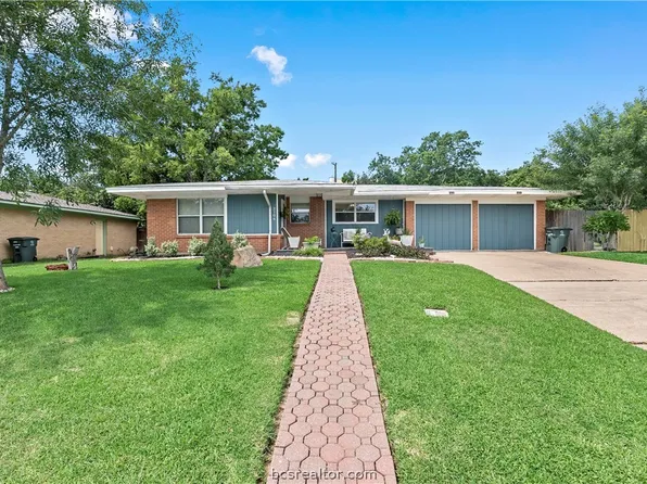 2106 Elmwood Dr, Bryan, TX 77802