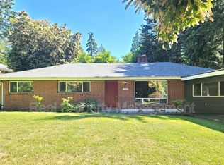 7247 NE 170th St, Kenmore, WA 98028