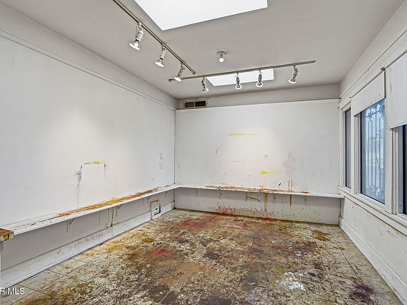 5th image of 1008 E Rio Grande Ave