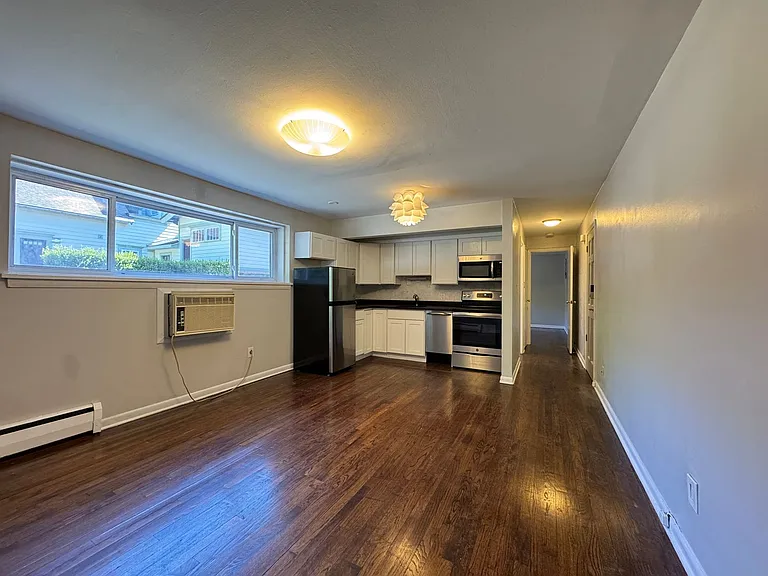 550 Whitney Ave #2 — Photo 4