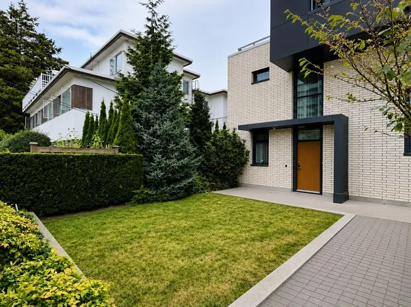 6638 Dunblane Ave #1, Burnaby, BC V5H 0G8