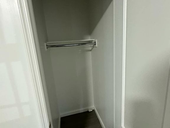 4th image of 899 Willoughby Ave #1