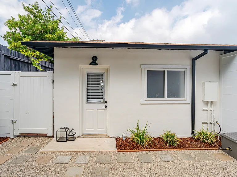 6047 Ethel Ave — Photo 9