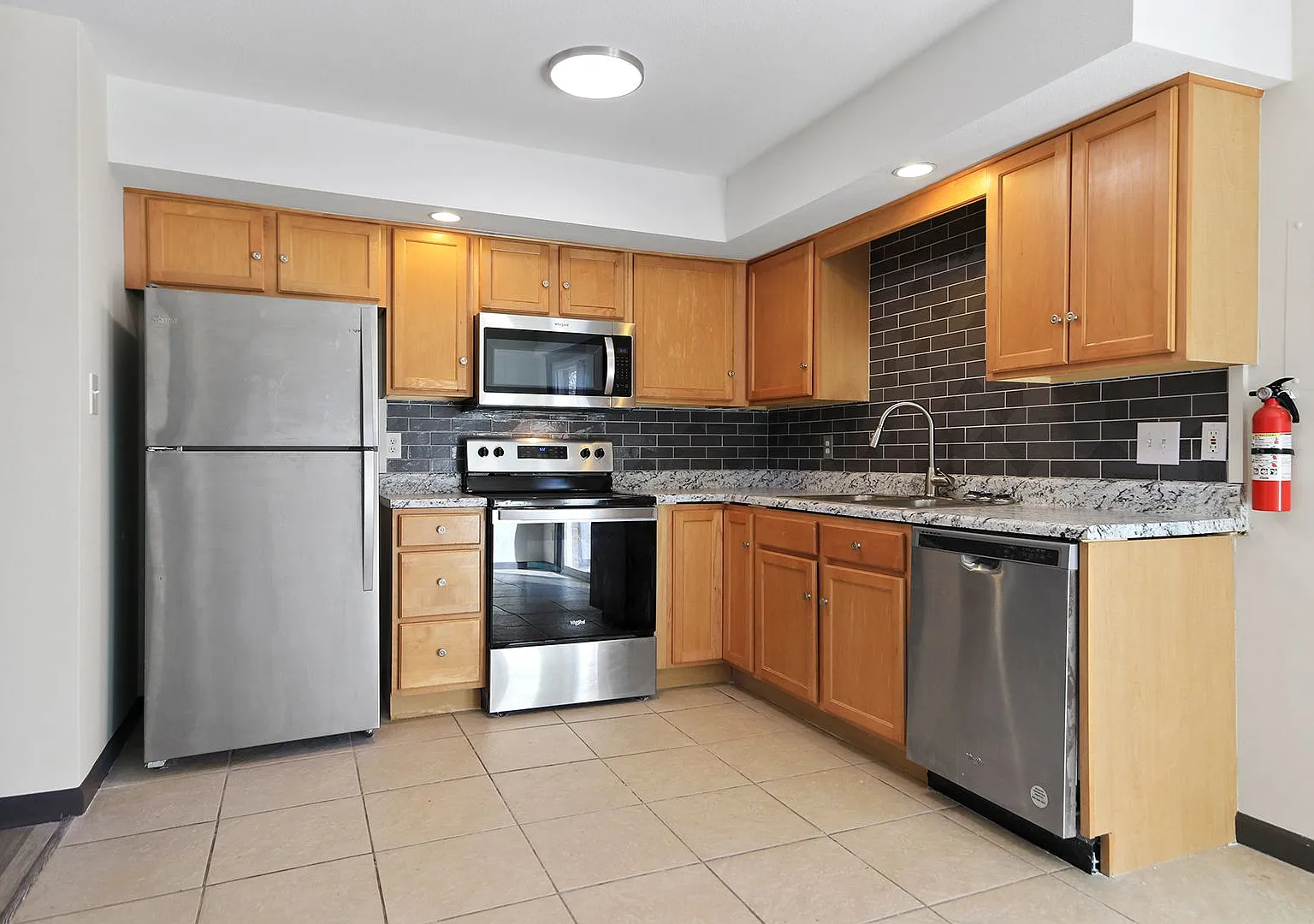 2 bed, 1.5 bath, 1100 sqft, $1,400 — Photo 1