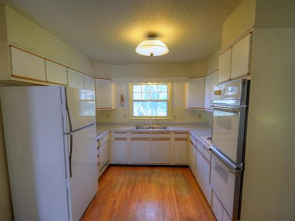 5th image of 2507 Meadow Lark Ln