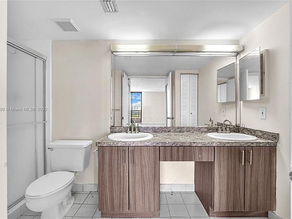 5th image of 3300 NE 191st St APT 1812