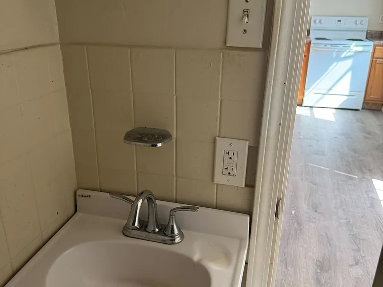221 Atwood St #H — Photo 11
